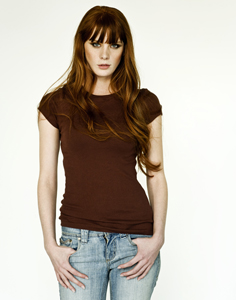 Amber in brown t-shirt