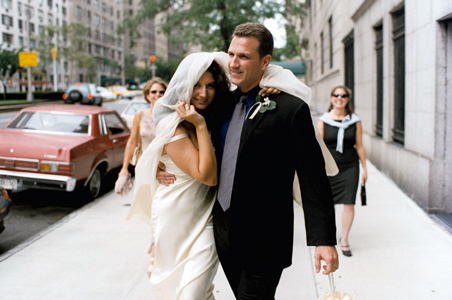 Erin and Blaze walking along Park Avenue after the wedding cerimony, on their way to the wedding reception